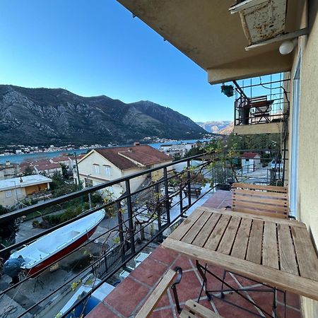 Club Neni Hotel Kotor Exterior foto
